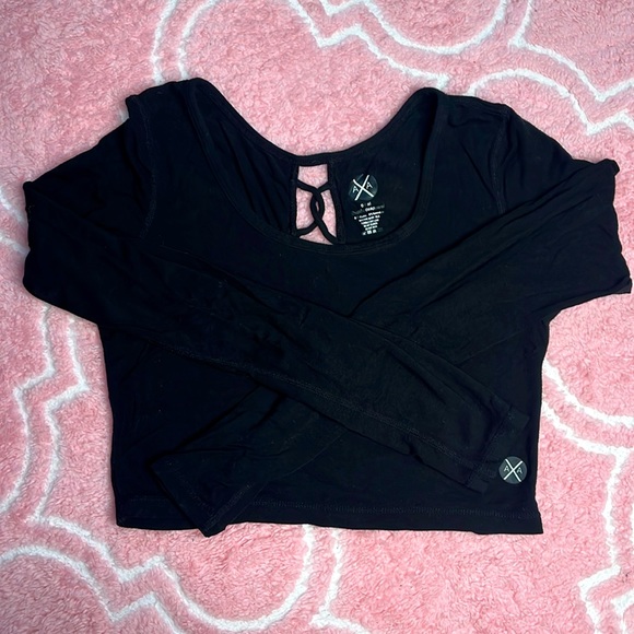 Aptitude Apparel black crop top - Picture 1 of 3